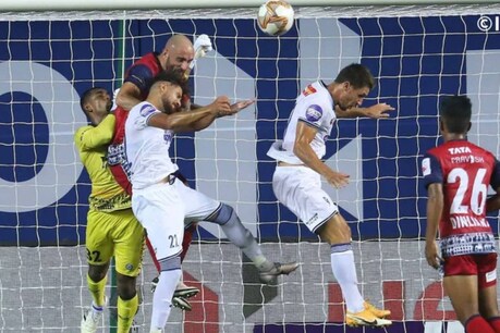 ISL | ഒന്നിനെതിരെ രണ്ടു ഗോളുകൾക്ക് ജംഷദ് പുരിനെ കീഴടക്കി ചെന്നൈയിൻ എഫ് സി ISL | ഒന്നിനെതിരെ രണ്ടു ഗോളുകൾക്ക് ജംഷദ് പുരിനെ കീഴടക്കി ചെന്നൈയിൻ എഫ് സി