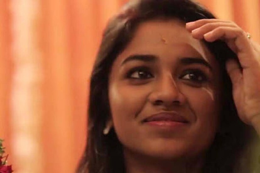  മീനാക്ഷിയുടെ പരാതിക്ക് പിന്നാലെ കഴിഞ്ഞ മാസം 28നു ആലുവ പൊലീസ് മൊഴിയെടുത്തു. നേരിട്ട് കേസ് എടുക്കാൻ കഴിയാത്ത സാഹചര്യത്തിൽ പൊലീസ് കേസ് രജിസ്റ്റർ ചെയ്യാൻ അനുവാദം തേടി കോടതിയെ സമീപിച്ചു. തുടർന്ന് കേസ് എടുത്ത് അന്വേഷണം നടത്താൻ കോടതി ആലുവ ഈസ്റ്റ് പൊലീസിന് നിർദേശം നൽകി. സംഭവത്തിൽ പൊലീസ് കേസ് എടുത്ത് അന്വേഷണം ആരംഭിച്ചു.