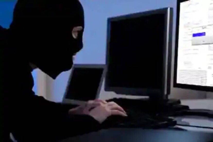 Man Asks Teen To Install App On His Father's Phone, Vanishes With 9 Lakhs, Online fraud