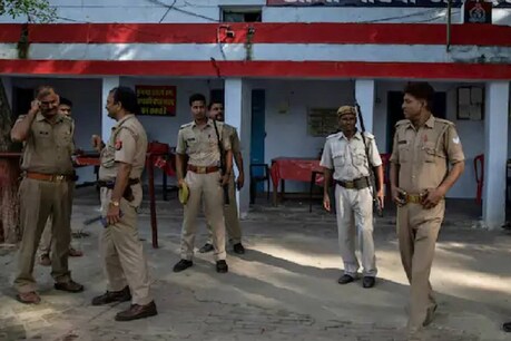 ലിംഗമാറ്റ ശസ്ത്രക്രിയയ്ക്കു പിന്നാലെ ഭിക്ഷാടകനായി യുവ ഡോക്ടർ; ക്ലിനിക് തുറന്ന് ജീവിതത്തിലേക്ക് കൈപിടിച്ചുയർത്തി പൊലീസ് ലിംഗമാറ്റ ശസ്ത്രക്രിയയ്ക്കു പിന്നാലെ ഭിക്ഷാടകനായി യുവ ഡോക്ടർ; ക്ലിനിക് തുറന്ന് ജീവിതത്തിലേക്ക് കൈപിടിച്ചുയർത്തി പൊലീസ്