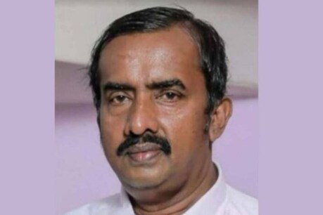 മകന് ഓടിച്ച കാര് നിയന്ത്രണംവിട്ട് അപകടത്തില്പ്പെട്ടു; കൊല്ലം കോര്പ്പറേഷന് കൗണ്സിലര് മരിച്ചു മകന് ഓടിച്ച കാര് നിയന്ത്രണംവിട്ട് അപകടത്തില്പ്പെട്ടു; കൊല്ലം കോര്പ്പറേഷന് കൗണ്സിലര് മരിച്ചു