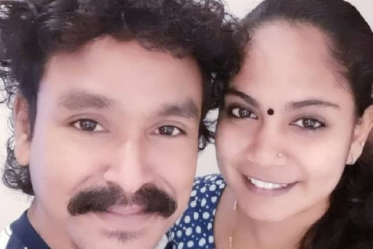 നടൻ വിജിലേഷിന്റെ വിവാഹ നിശ്ചയം കഴിഞ്ഞു. സ്വാതി ഹരിദാസാണ് വധു. ഫറൂക്കിലെ വധൂ ഗൃഹത്തിലായിരുന്നു ചടങ്ങ് നടൻ വിജിലേഷിന്റെ വിവാഹ നിശ്ചയം കഴിഞ്ഞു. സ്വാതി ഹരിദാസാണ് വധു. ഫറൂക്കിലെ വധൂ ഗൃഹത്തിലായിരുന്നു ചടങ്ങ്