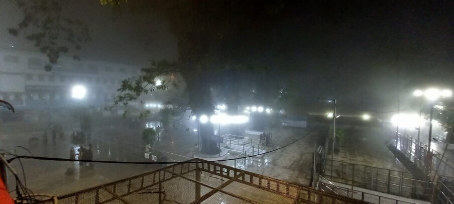  കോടമഞ്ഞ് പുതച്ച് ശബരിമല സന്നിധാനം