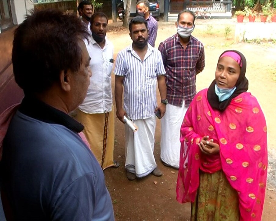  ഹുസൈന നാസറും പ്രതീക്ഷയിൽ ആണ്. "ഞാൻ 10 വർഷമായി ജനപ്രതിനിധി ആണ്. എന്നെ ഇവിടെ ഉള്ളവർക്ക് അറിയാം. ആദ്യം സ്ഥാനാർഥി ആയി വന്നത് ഞാൻ ആണ്. കുടുംബവീടും അഞ്ചാം വാർഡിൽ ആണ്. പ്രശ്നങ്ങൾ ഒന്നും കാര്യമാക്കുന്നില്ല. ജയിക്കും എന്ന് ഉറപ്പാണ്" ഫുട്ബാൾ ചിഹ്നം ജയം കൊണ്ടുവരും എന്ന പ്രതീക്ഷയോടെ ഹുസൈന പറയുന്നു.