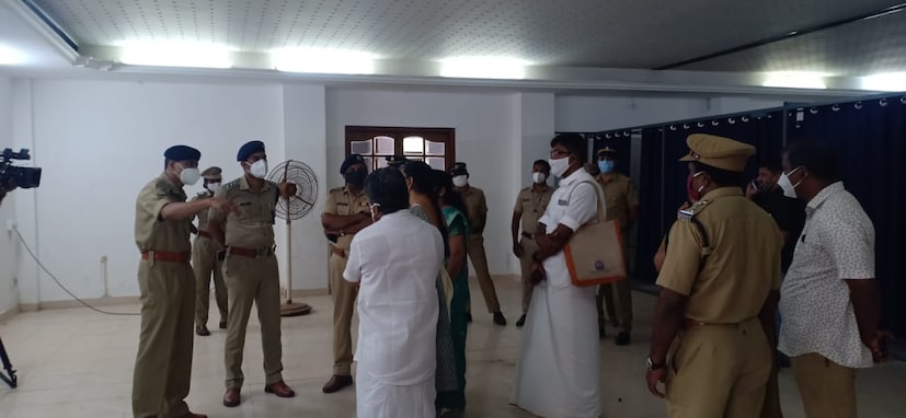  പരിശോധന മുറികൾ , ഫ്രണ്ട് ഓഫീസ് സൗകര്യം , ആവശ്യമായ കട്ടിലുകളും കിടക്കകളും, ഫാനുകൾ സ്ഥാപിക്കുന്നതിനായി കൂടുതൽ കണക്ഷൻസ് , അഡീഷണൽ ടോയ്ലറ്റുകൾ, നേഴ്സുമാരുടെ ക്യാബിനുകൾ, സ്റ്റാഫിനുള്ള താമസസൗകര്യം തുടങ്ങിയവയും ഇവിടെ ഒരുക്കിയിട്ടുണ്ട്.