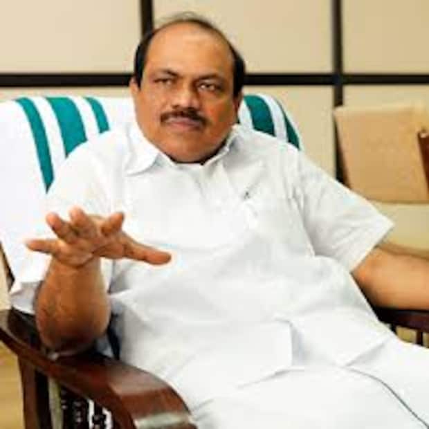  തുടർ ചികിത്സ ആവശ്യമാണെന്നും റിപ്പോർട്ടിൽ വ്യക്തമാക്കുന്നു. മെഡിക്കൽ റിപ്പോർട്ട് പരിഗണിച്ച കോടതി ഇബ്രാഹിം കുഞ്ഞിനെ കസ്റ്റഡിയിൽ വിടാനാകില്ലെന്ന് വ്യക്തമാക്കി. ഇബ്രാഹിം കുഞ്ഞ് സമർപ്പിച്ച ജാമ്യാപേക്ഷ പരിഗണിക്കുന്നതും നാളത്തേക്ക് മാറ്റി.