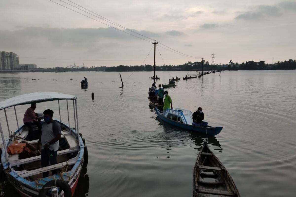 കൊച്ചി: തദ്ദേശഭരണ തെരഞ്ഞെടുപ്പടുത്തതോടെ മറുകരകടക്കാനുള്ള പാലത്തിനായി പ്രക്ഷോഭം ശക്തമാക്കി കൊച്ചി താന്തോന്നി തുരുത്തുകാര്.