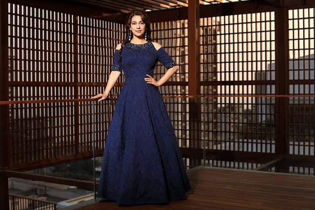  കഴിഞ്ഞ 15 വർഷമായി താൻ സ്ഥിരം അണിയാറുള്ള കമ്മലാണ് നഷ്ടമായിരിക്കുന്നതെന്ന് താരം പറയുന്നു. അത് കണ്ടെത്താൻ തന്നെ സഹായിക്കൂവെന്നും ജൂഹി ആരാധകരോട് ആവശ്യപ്പെട്ടു. കമ്മലിന്റെ ചിത്രവും ജൂഹി ട്വിറ്ററിലൂടെ പങ്കുവെച്ചിട്ടുണ്ട്.