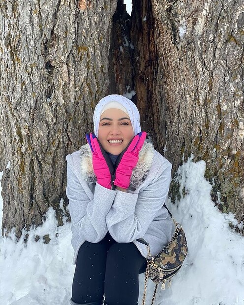  അവരെ കുറിച്ച് അനസിന് പറയാനുള്ളത് ഇങ്ങനെ, അവർ ചെറിയ മനസ്സിന് ഉടമകളാണ്. തന്റെ ജീവിതത്തെ കുറിച്ച് അഭിപ്രായം പറയാൻ ആർക്കും അവകാശമില്ല. തങ്ങൾ പരസ്പരം ചേരില്ലെന്ന് ആർക്കും ചിന്തിക്കാം, പക്ഷേ യഥാർത്ഥത്തിൽ തങ്ങൾ വളരെ സന്തോഷത്തോടെയാണ് കഴിയുന്നത്. അനസിന്റെ വാക്കുകൾ. (Image: Instagram)