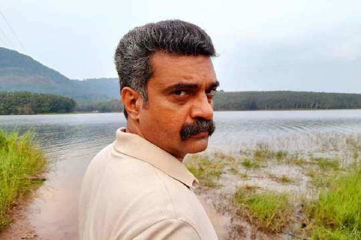 ഞാനും മരിക്കുവോളം എഫ്.ബി.യിലെ കവർ ഫോട്ടോയായിട്ട് നിങ്ങളിങ്ങിനെ...