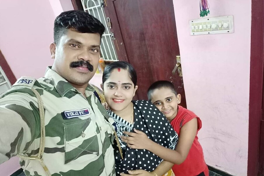  സി.ആർ.പി.എഫ്. ജവാന്റെ ജീവൻ രക്ഷിക്കുന്നതിനിടയിൽ വലതു കൈ നഷ്‌ടപ്പെട്ട ജ്യോതി തിരഞ്ഞെടുപ്പിൽ മത്സരിക്കുന്നത് വാർത്തയായിരുന്നു. പാലക്കാട് കൊല്ലങ്കോട് നിന്നും മത്സരിച്ച ജ്യോതിക്ക് പക്ഷെ മൂന്നാം സ്ഥാനമേ നേടാൻ കഴിഞ്ഞുള്ളു. ഇടതുകോട്ടയായ ഇവിടെ യു.ഡി.എഫ്. ആണ് രണ്ടാം സ്ഥാനത്ത്. 1600ൽ പരം വോട്ടുകൾ നേടി ബി.ജെ.പി. സ്ഥാനാർഥിയായ ജ്യോതി മൂന്നാം സ്ഥാനത്തുണ്ട്