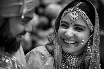 'മൂന്നാം വർഷത്തിലേക്ക്, ഇനി നമ്മൾ മൂന്ന്'; വിവാഹ വാർഷികം ആഘോഷമാക്കി കോഹ്ലിയും അനുഷ്കയും 'മൂന്നാം വർഷത്തിലേക്ക്, ഇനി നമ്മൾ മൂന്ന്'; വിവാഹ വാർഷികം ആഘോഷമാക്കി കോഹ്ലിയും അനുഷ്കയും