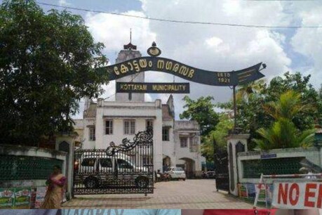 കോട്ടയം നഗരസഭയില് വീണ്ടും ട്വിസ്റ്റ്; കോണ്ഗ്രസ് വിമത യുഡിഎഫിനെ പിന്തുണക്കും; ഭരണം നറുക്കിട്ട് തീരുമാനിക്കും കോട്ടയം നഗരസഭയില് വീണ്ടും ട്വിസ്റ്റ്; കോണ്ഗ്രസ് വിമത യുഡിഎഫിനെ പിന്തുണക്കും; ഭരണം നറുക്കിട്ട് തീരുമാനിക്കും