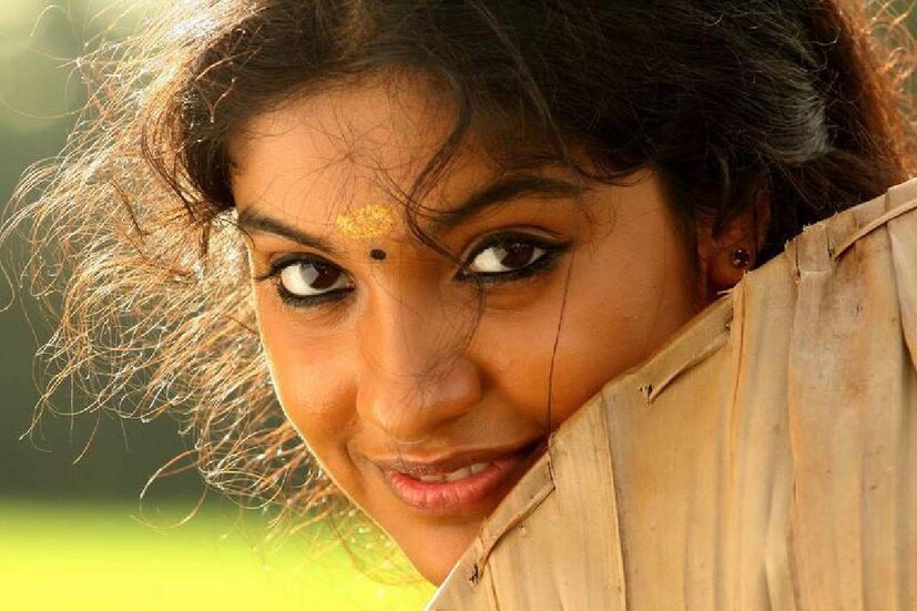  താരങ്ങളുടെ വിവാഹവും വിവാഹമോചനവുമെല്ലാം എന്നും വാര്‍ത്തയാവാറുണ്ട്. അര്‍ച്ചന കവിയും അബീഷും വിവാഹമോചിതരായതിനെക്കുറിച്ചുള്ള ചര്‍ച്ചകളും സോഷ്യല്‍ മീഡിയയില്‍ നടക്കുന്നുണ്ട്. പരസ്പരമുള്ള പഴിചാരലുകളില്ലാതെയാണ് ഇരുവരും വേര്‍പിരിഞ്ഞതെന്നാണ് ഒരുവിഭാഗം പറയുന്നത്. വിവാഹമോചന വാര്‍ത്തകളില്‍ പ്രതികരണവുമായി ഇരുവരും എത്തുന്നതിനായി കാത്തിരിക്കുന്നവരുമുണ്ട്. നീലത്താമര എന്ന ചിത്രത്തിലൂടെ മലയാളത്തില്‍ അരങ്ങേറ്റം കുറിച്ച അര്‍ച്ചന, മമ്മി ആൻഡ് മി, സാൾട്ട് ആൻഡ് പെപ്പർ, സ്പാനിഷ് മസാല, അഭിയും ഞാനും, ഹണി ബീ, പട്ടം പോലെ, നാടോടി മന്നൻ, തുടങ്ങിയ നിരവധി ചിത്രങ്ങളില്‍ അഭിനയിച്ചിട്ടുണ്ട്.