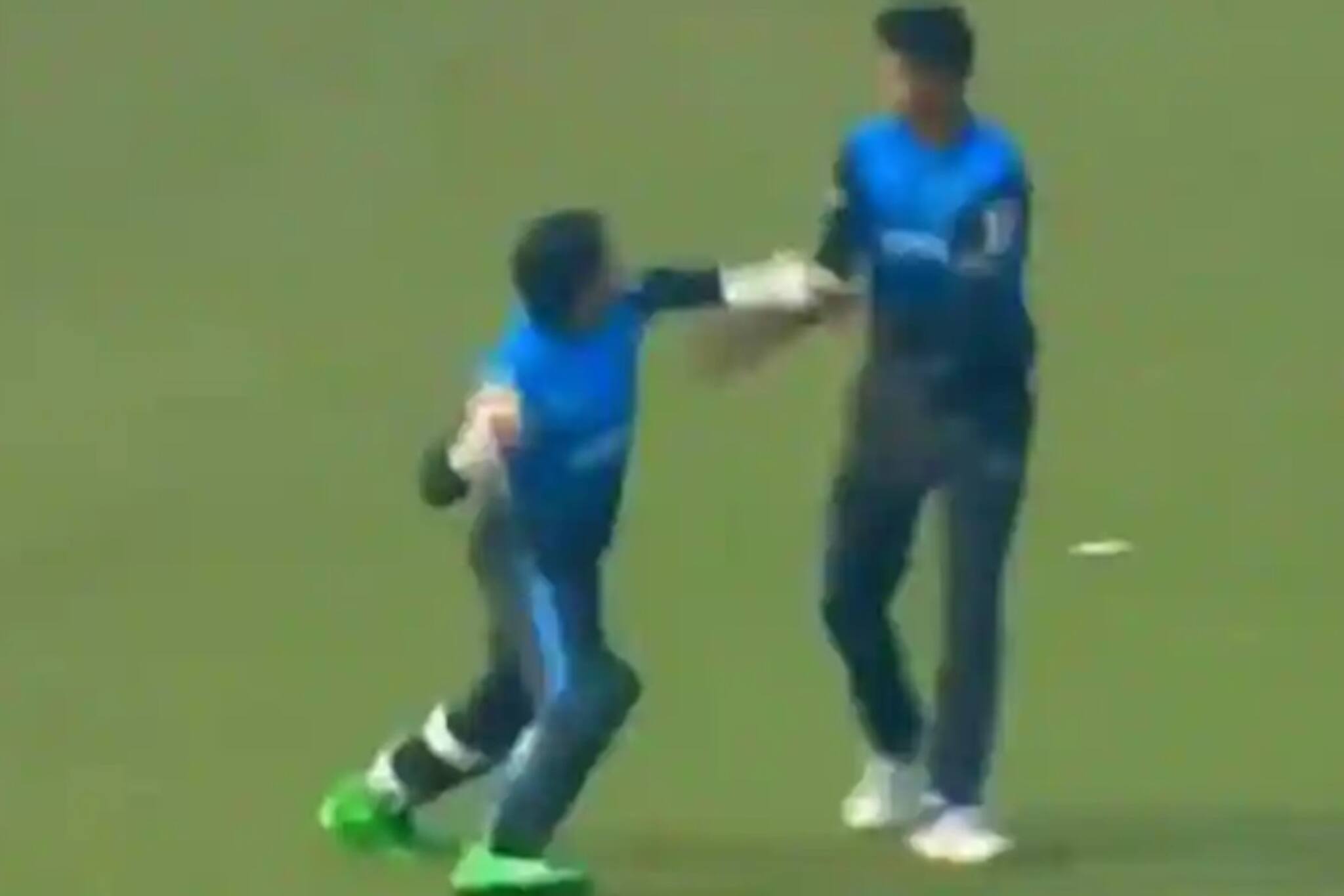 സഹതാരത്തെ അടിക്കാന്‍ കൈ ഉയർത്തി ബംഗ്ലാദേശി താരം മുഷ്ഫിക്കർ റഹിം