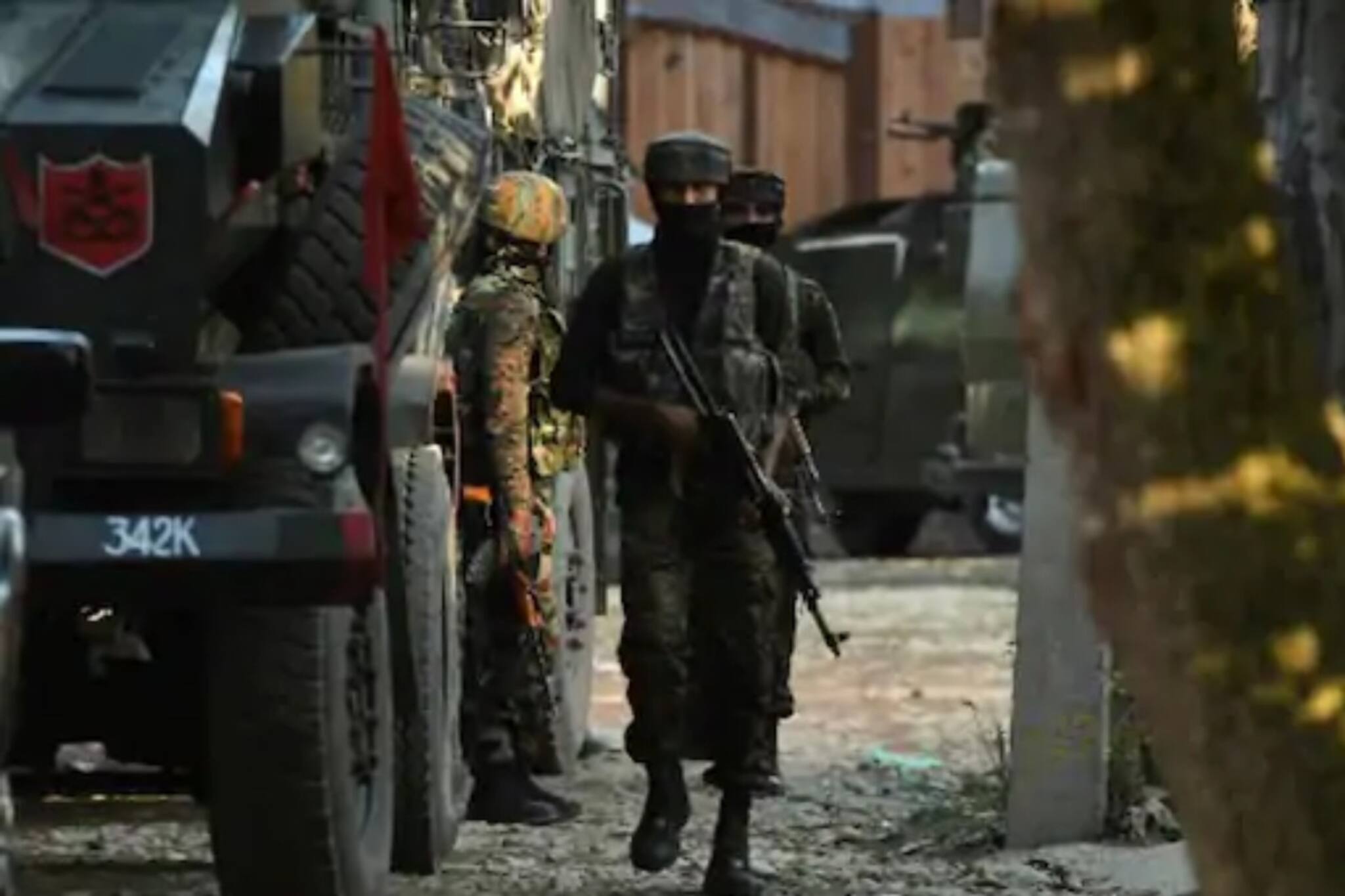 ശ്രീനഗറിൽ പിഡിപി നേതാവ് തീവ്രവാദി ആക്രമണത്തിൽ നിന്ന് രക്ഷപ്പെട്ടു