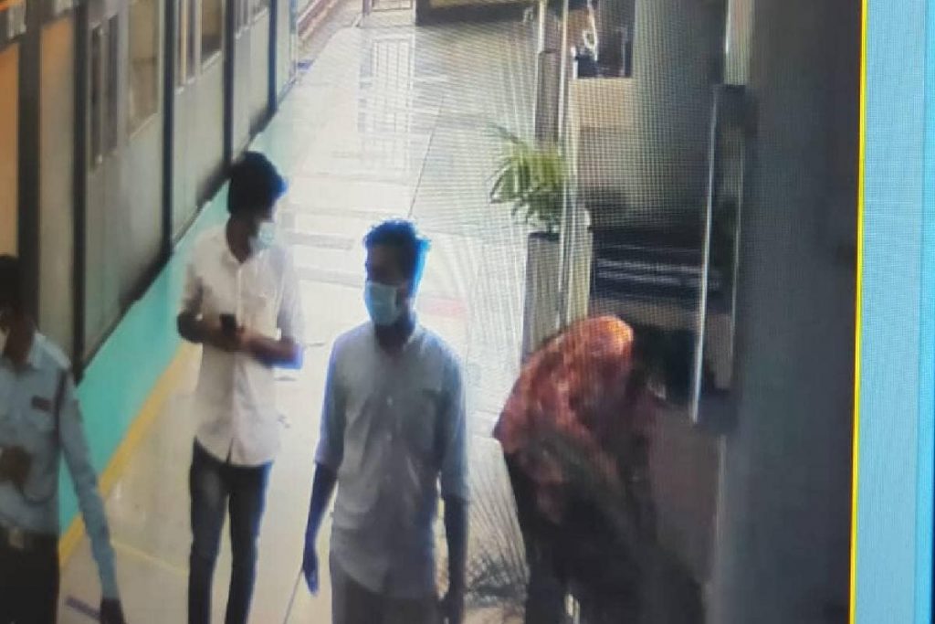  പ്രതികള്‍ എറണാകുളം ഭാഗത്തു നിന്ന് മാളിലേക്ക് എത്തിയതായാണ് പോലീസ് കരുതുന്നത്. ശേഷം ഇവര്‍ ഇതേ ഭാഗത്തേക്ക് പോയതാണ് പോലീസിന്റെ നിഗമനം. 