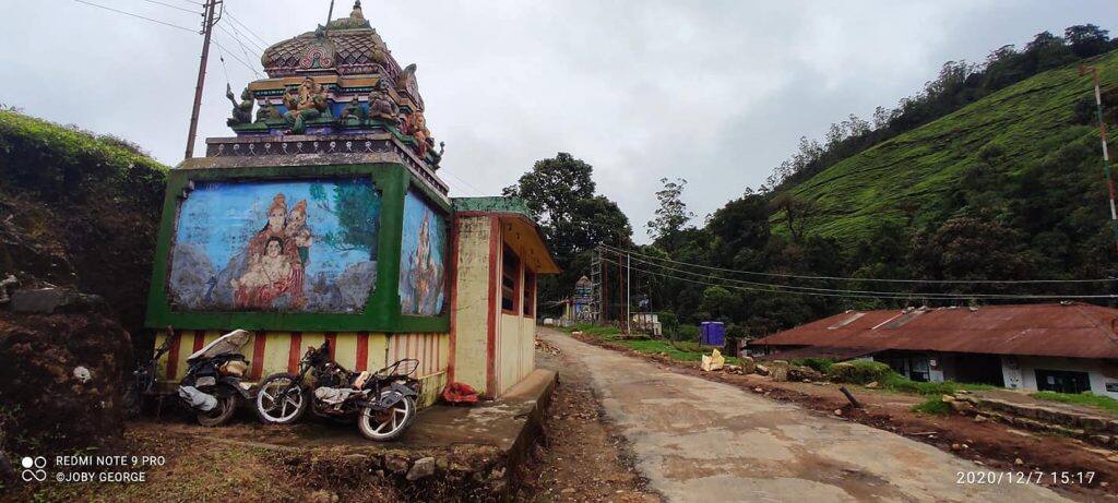  രക്ഷപ്പെട്ടവർ ആ ദുരന്ത സ്മരണകൾക്കൊപ്പം ജീവിക്കാൻ വയ്യാത്തോണ്ടാവാം ദുരന്ത ഭൂമിയിൽ നിന്ന് എന്നേ ഒഴിഞ്ഞ് പോയിരിക്കുന്നു..... 
