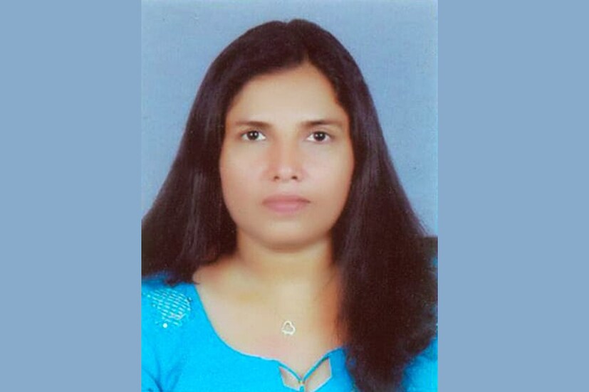  ശാഖയെ കാരക്കോണം ത്രേസ്യാപുരത്തെ വീട്ടിലാണ് മരിച്ചനിലയില്‍ കണ്ടെത്തിയത്. വൈദ്യുതാലങ്കാരത്തില്‍നിന്ന് ഷോക്കേറ്റെന്നായിരുന്നു ഭര്‍ത്താവ് അരുണിന്റെ പറഞ്ഞിരുന്നത്. എന്നാല്‍ പരിസരവാസികൾ മരണത്തിൽ സംശയം ഉന്നയിച്ചതോടെ പൊലീസ് അരുണിനെ കസ്റ്റഡിയിലെടുത്തു ചോദ്യം ചെയ്തു. ഇതിനു പിന്നാലെയാണ് മരണം കൊലപാതകമാണെന്ന് പൊലീസ് സ്ഥിരീകരിച്ചത്.