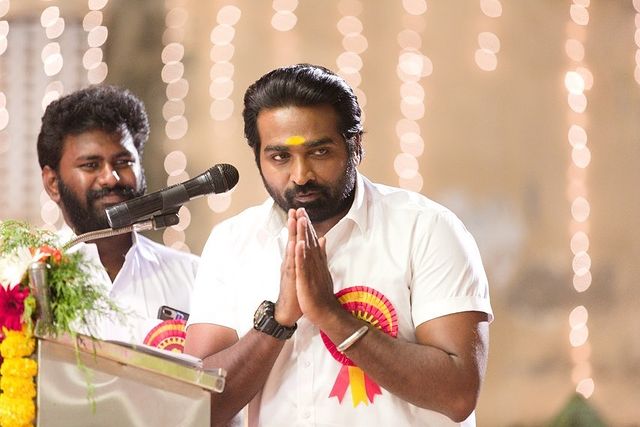  വിജയ് സേതുപതി നായകനാകുന്ന ആദ്യ ഹിന്ദി ചിത്രമായിരിക്കും ഇത്. നേരത്തേ ആമിർ ഖാന്റെ പുതിയ ചിത്രത്തിൽ വിജയ് സേതുപതി സുപ്രധാന വേഷത്തിൽ എത്തുമെന്ന് വാർത്തകളുണ്ടായിരുന്നു. എന്നാൽ അവസാന നിമിഷം ചിത്രത്തിൽ നിന്നും വിജയ് പിൻമാറുകയായിരുന്നു.