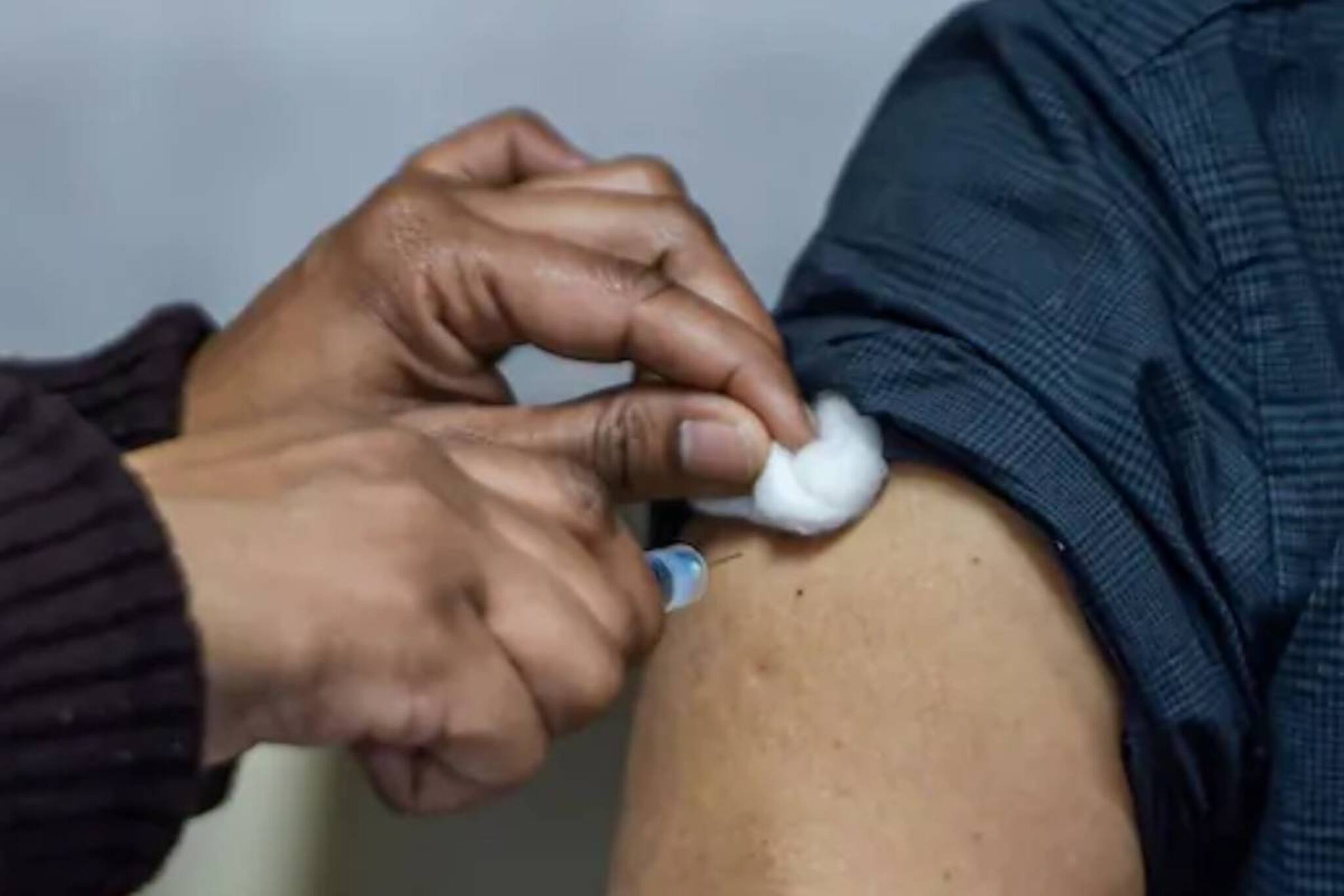 കോവിഡ് വാക്സിനേഷൻ 40 ലക്ഷം കടന്നു; സമ്പൂർണ ആദ്യ ഡോസ് വാക്‌സിനേഷൻ പൂർത്തീകരണത്തിനായി എറണാകുളം ജില്ല