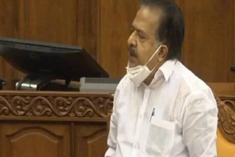 'അഞ്ച് കോടിയുടെ കരാർ നൽകിയാൽ അവാര്ഡൊക്കെ കിട്ടും; സ്പീക്കർ പദവിയിൽ ഇരിക്കുന്നത് ആ കസേര വലിച്ചെറിഞ്ഞയാൾ': രമേശ് ചെന്നിത്തല 'അഞ്ച് കോടിയുടെ കരാർ നൽകിയാൽ അവാര്ഡൊക്കെ കിട്ടും; സ്പീക്കർ പദവിയിൽ ഇരിക്കുന്നത് ആ കസേര വലിച്ചെറിഞ്ഞയാൾ': രമേശ് ചെന്നിത്തല