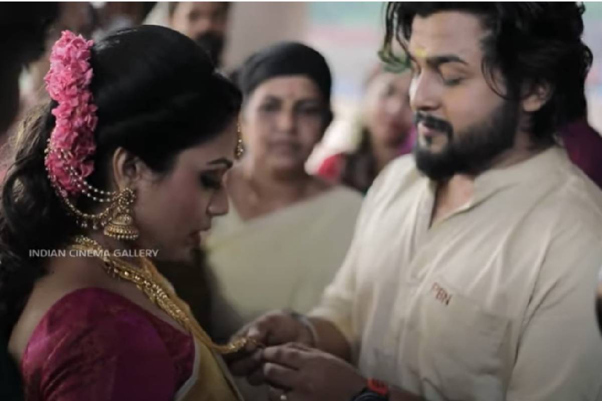  പെൺകുട്ടിയുടെ പേരോ മറ്റു വിവരങ്ങളോ പ്രബിൻ അന്ന് വെളിപ്പെടുത്തിയിരുന്നില്ല. ആ കുട്ടി വലുതായാൽ ഇങ്ങനെ ഇരിക്കും എന്ന ക്യാപ്ഷനോടെ ചിത്രം പങ്കുവച്ചിരിന്നു.