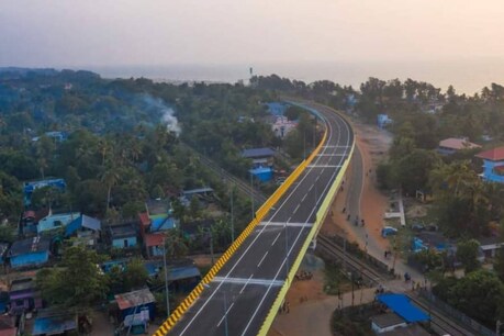 ആലപ്പുഴ അര അരനൂറ്റാണ്ട് കാത്തിരുന്ന ഏഴു കിലോമീറ്റർ ബൈപാസ്; ഒരു കിലോമീറ്ററിന് 50 കോടിയിലേറെ ആലപ്പുഴ അര അരനൂറ്റാണ്ട് കാത്തിരുന്ന ഏഴു കിലോമീറ്റർ ബൈപാസ്; ഒരു കിലോമീറ്ററിന് 50 കോടിയിലേറെ