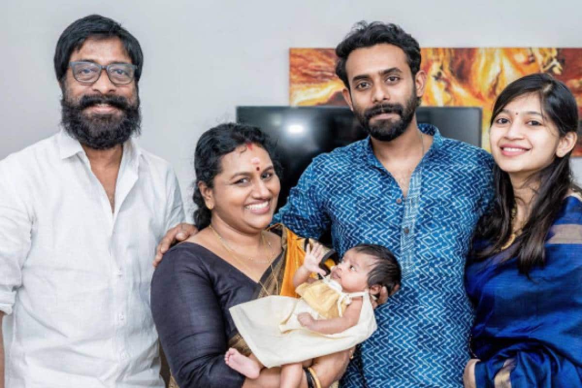 Malayalam News അപ്പൂപ്പനൊപ്പം കുഞ്ഞ് 'അൻവി'; കുടുംബ ചിത്രം