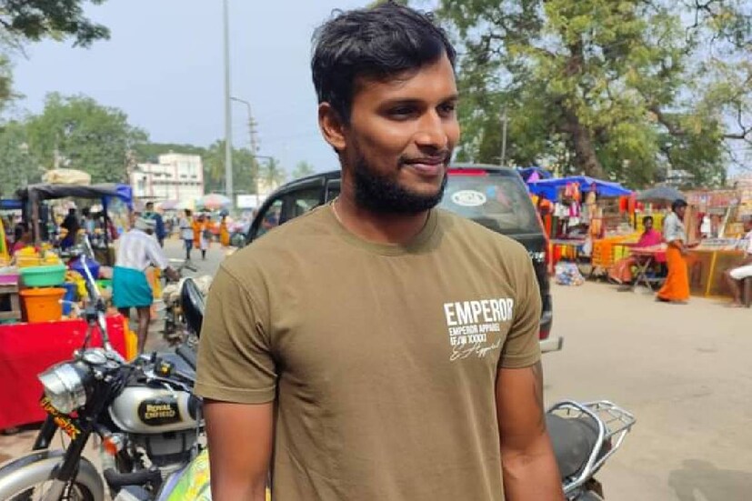  ഒരേ പരമ്പരയിൽ തന്നെ ക്രിക്കറ്റിന്റെ മൂന്ന് ഫോർമാറ്റിലും അരങ്ങേറ്റം കുറിച്ച ഏക ഇന്ത്യൻ താരമാണ് നടരാജൻ. ഡിസംബർ രണ്ടിന് കാൻബെറയിലായിരുന്നു നടരാജന്റെ ഏകദിന അരങ്ങേറ്റം.
