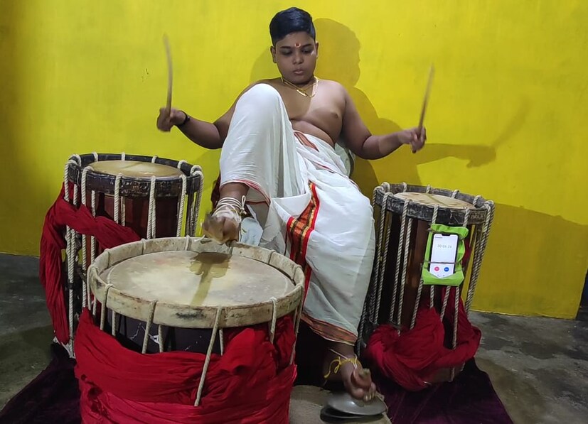  ഗിന്നസ് റെക്കോർഡ് സ്വന്തമാക്കാൻ രണ്ടുമണിക്കൂർ നീളുന്ന മേളം അവതരിപ്പിക്കാനാണ് തീരുമാനം. ഈ നേട്ടം കൂടി കരസ്ഥമാക്കാനുള്ള കഠിന പരിശ്രമത്തിലാണ് ശ്രീരാഗ്. വട്ടപ്പാറ ലൂർദ് മൗണ്ട് സ്കൂളിലെ എട്ടാം ക്ലാസ് വിദ്യാർത്ഥിയാണ് ശ്രീരാഗ്.
