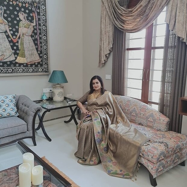 Sumalatha Ambareesh, Abhishek Ambareesh, Sumalatha Latest Photoshoot, Sumalath penned an letter, ಸುಮಲತಾ ಅಂಬರೀಷ್​, ಫೋಟೋಶೂಟ್​ನಲ್ಲಿ ಸುಮಲತಾ ಅಂಬರೀಷ್​, emotional letter from sumalatha, Ambareesh, Ambareesh death anniversary, Ambareesh death date, Rebel star ambareesh, rebel star ambarish, ambareesh date of birth, Sumalatha ambareesh, Abhishek Ambareesh, Darshan, D Boss Darshan, Darshan tweet on ambareesh, ಅಂಬರೀಶ್, ಅಂಬರೀಶ್ ಪುಣ್ಯ ತಿಥಿ, ಸುಮಲತಾ ಅಂಬರೀಶ್, ಅಭಿಷೇಕ್​ ಅಂಬರೀಶ್, ದರ್ಶನ್​, ಅಂಬಿ ಸಮಾದಿ, ರೆಬೆಲ್​ ಸ್ಟಾರ್​ ಅಂಬರೀಶ್, ಸುಮಲತಾ ಬರೆದ ಪತ್ರ, ಭಾವುಕರಾಗಿ ಅಂಬಿಗಾಗಿ ಪತ್ರ ಬರೆದ ಸುಮಲತಾ