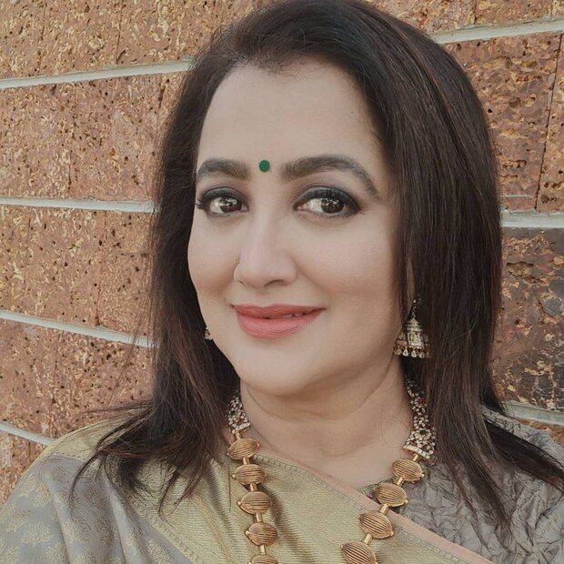 Sumalatha Ambareesh, Abhishek Ambareesh, Sumalatha Latest Photoshoot, Sumalath penned an letter, ಸುಮಲತಾ ಅಂಬರೀಷ್​, ಫೋಟೋಶೂಟ್​ನಲ್ಲಿ ಸುಮಲತಾ ಅಂಬರೀಷ್​, emotional letter from sumalatha, Ambareesh, Ambareesh death anniversary, Ambareesh death date, Rebel star ambareesh, rebel star ambarish, ambareesh date of birth, Sumalatha ambareesh, Abhishek Ambareesh, Darshan, D Boss Darshan, Darshan tweet on ambareesh, ಅಂಬರೀಶ್, ಅಂಬರೀಶ್ ಪುಣ್ಯ ತಿಥಿ, ಸುಮಲತಾ ಅಂಬರೀಶ್, ಅಭಿಷೇಕ್​ ಅಂಬರೀಶ್, ದರ್ಶನ್​, ಅಂಬಿ ಸಮಾದಿ, ರೆಬೆಲ್​ ಸ್ಟಾರ್​ ಅಂಬರೀಶ್, ಸುಮಲತಾ ಬರೆದ ಪತ್ರ, ಭಾವುಕರಾಗಿ ಅಂಬಿಗಾಗಿ ಪತ್ರ ಬರೆದ ಸುಮಲತಾ