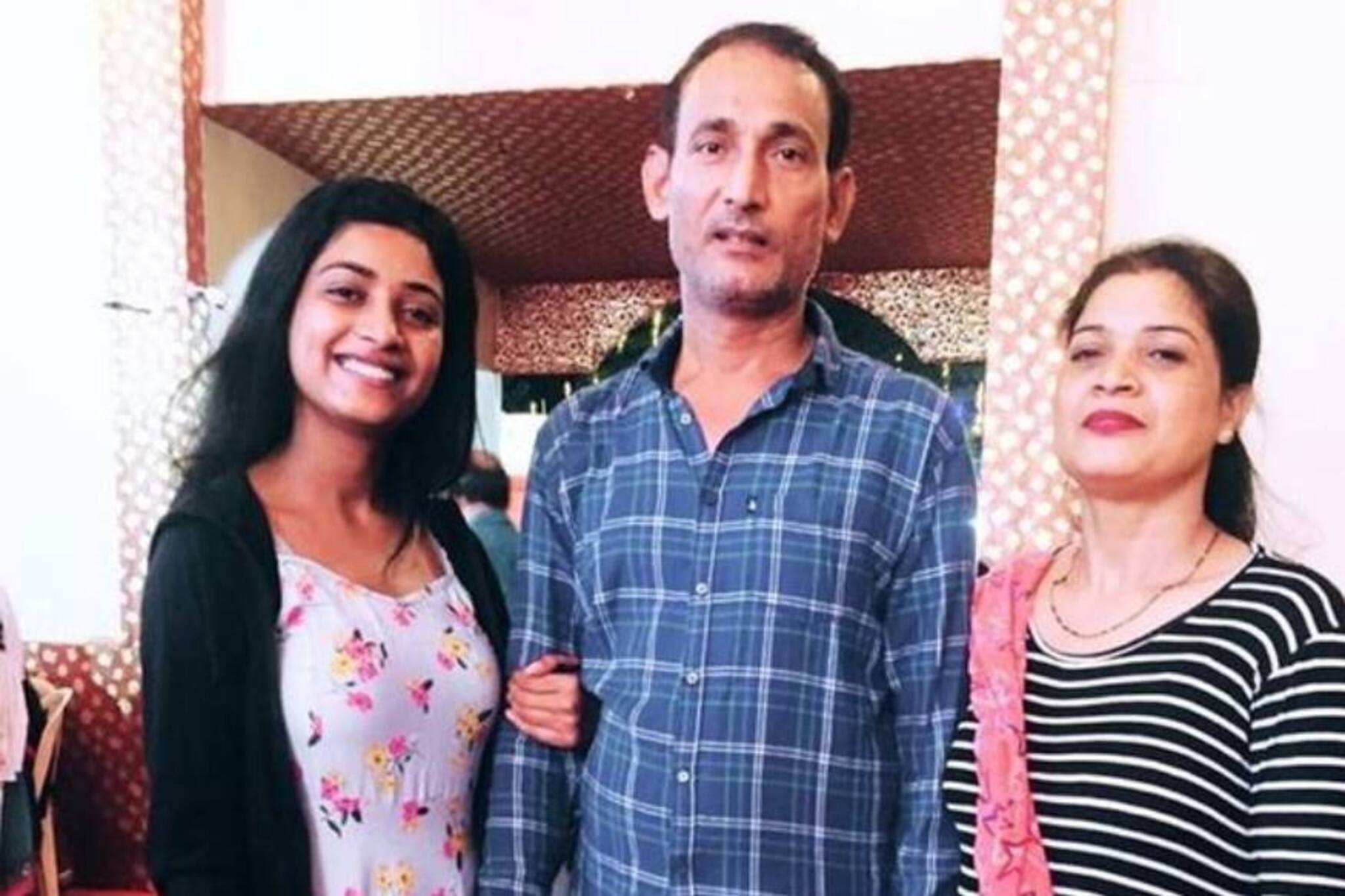 അഭിമാന കിരീടം ചൂടി മന്യ സിംഗ്; മിസ് ഇന്ത്യ റണ്ണർ അപ്പ് ആയി ഓട്ടോ ഡ്രൈവറുടെ മകൾ