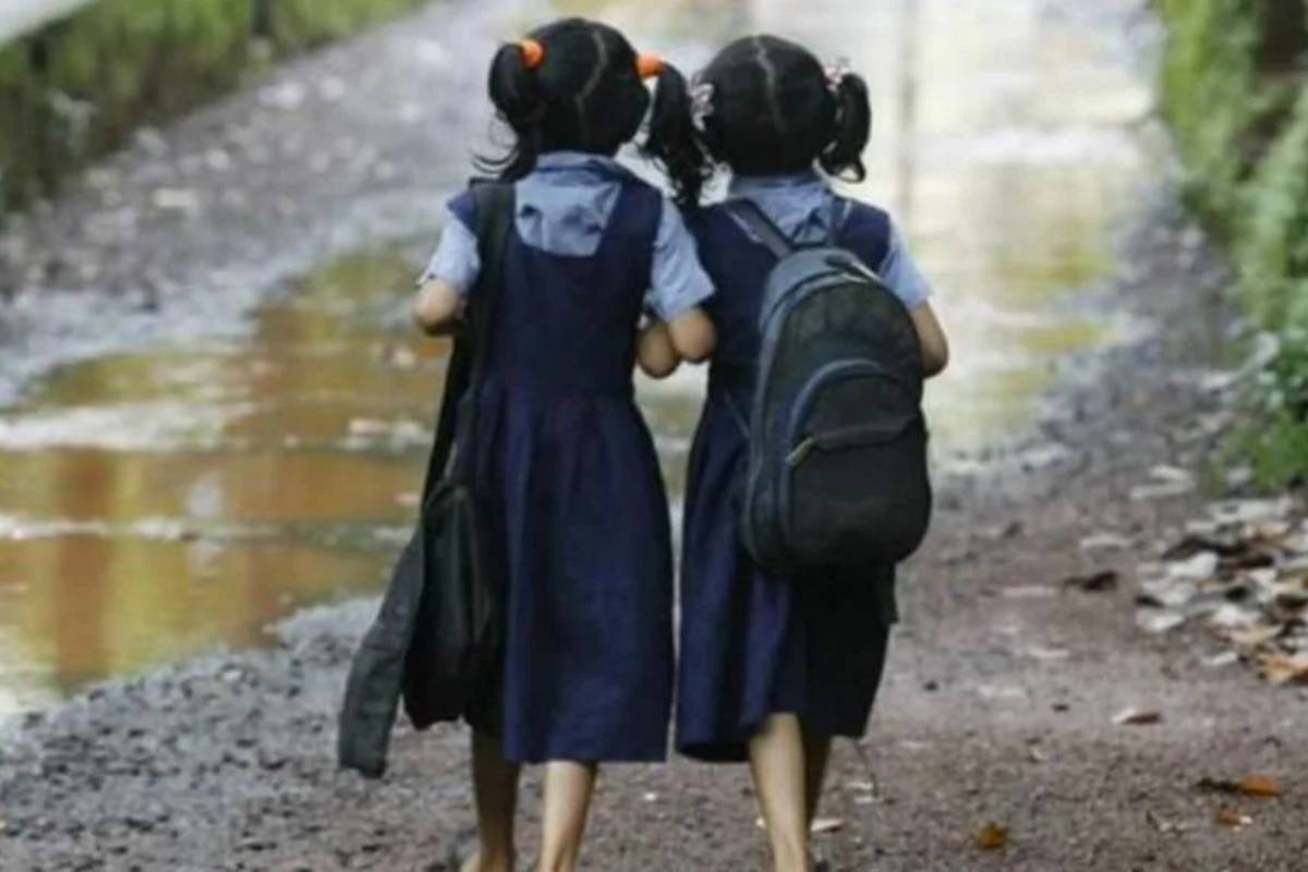 കൂട്ടുകാരിയോടുള്ള 'ഇഷ്ടം' തുറന്നു പറഞ്ഞ് എട്ടുവയസുകാരി; സ്കൂളിൽ നിന്നും പുറത്താക്കി