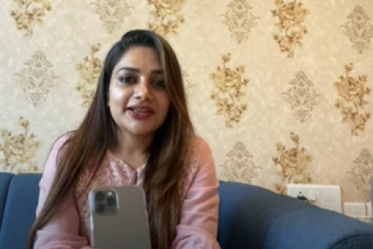 Rimi Tomy | റിമി ടോമിയുടെ ഫോണിൽ എന്തെല്ലാമുണ്ട്? തന്റെ ഫോൺ പരിചയപ്പെടുത്തി റിമി