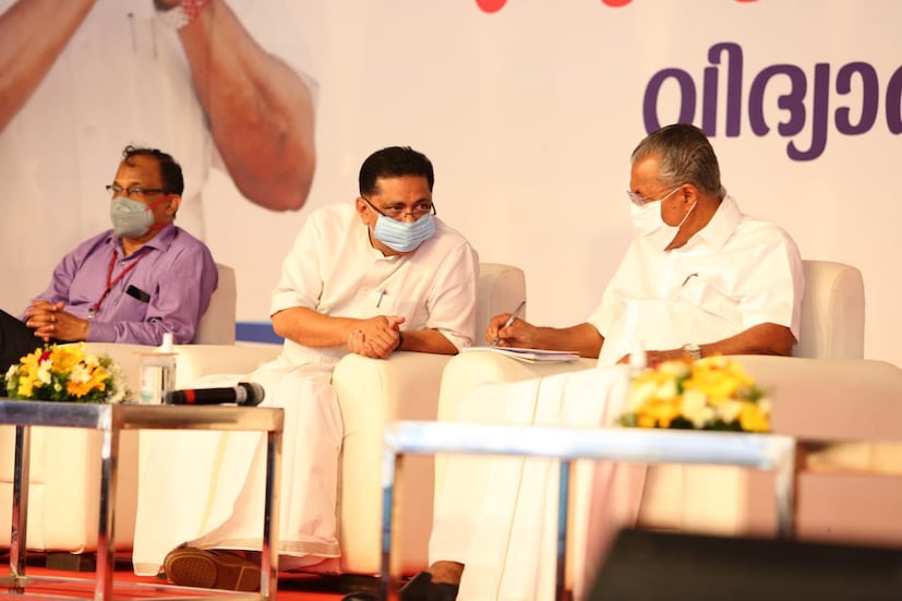  വിദ്യാഭ്യാസം കഴിയുമ്പോള്‍ തൊഴില്‍ നേടാനുള്ള കഴിവ് നേടിയിരിക്കണം. ഇത് ഒരു ഭാഗമാണ്. അതിനുള്ള സാഹചര്യങ്ങള്‍ വിവിധ ഉന്നതവിദ്യാഭ്യാസ കേന്ദ്ര ങ്ങളില്‍ ഒരുക്കും.വലിയ വ്യവസായങ്ങള്‍ ഇവിടെ ഉണ്ട്. അവരുമായി വിദ്യാഭ്യാസ കേന്ദ്രങ്ങള്‍ സഹകരിയ്ക്കണം. അടുത്തിടെ നിസ്സാന്‍ കമ്പനി കേരളത്തില്‍ വന്നു അഭിമുഖം നടത്തിയപ്പോള്‍ വേണ്ടത്ര പറ്റിയ കുട്ടികളെ കിട്ടിയില്ല എന്ന് പരാതി  പറഞ്ഞു. ഇത് കുട്ടികളുടെ തെറ്റല്ല. അവരെ അതിനു പ്രാപ്തരാക്കണം. സര്‍വ്വകലാശാലാ മേധാവികള്‍ വ്യവസായ സ്ഥാപന മേധാവികളുമായി ബന്ധപ്പെടണം. അവരുടെ അഭിപ്രായം കൂടി തേടി കോഴ്‌സുകള്‍ രൂപപ്പെടുത്തണം.