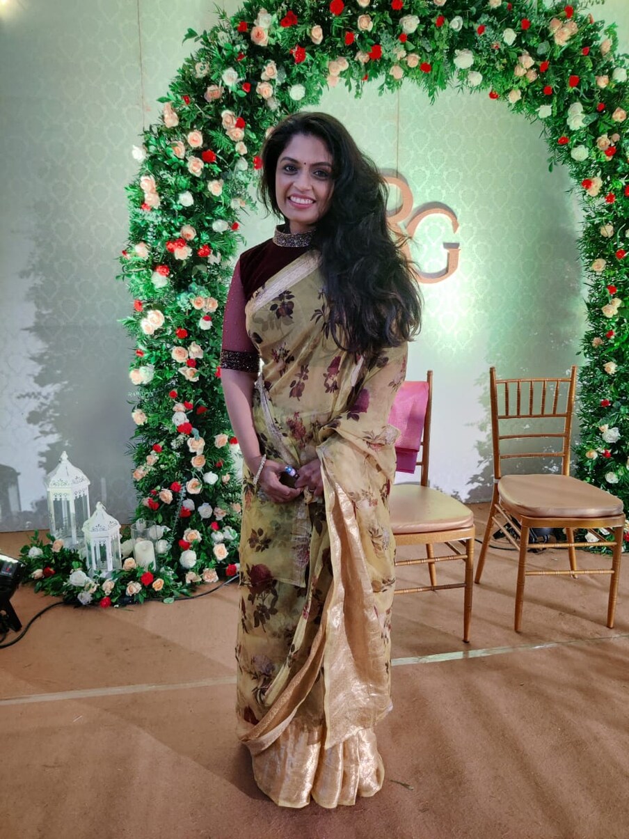  നസിൽ ഒരുപാട് ആശയങ്ങളുണ്ട്. ഒരു പാട് ദൂരം പോകേണ്ടതുണ്ട്. റിവോൾട്ട് ഒരു ബ്രാൻഡ് ആക്കി മാറ്റണം. അതിനായി നിറമുള്ള സ്വപ്നങ്ങൾ നെയ്ത് മുന്നേറുകയാണ് ദീപ്തി സെബാസ്റ്റ്യൻ.