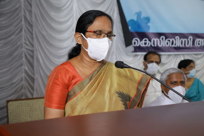  ആശുപത്രികള്‍ ഇടവും മതിയായ ചികിത്സാ സൗകര്യങ്ങളും സംസ്ഥാനത്ത് ലഭ്യമാണ്. പരിശോധനയ്ക്കായി മാത്രം 2000 കേന്ദ്രങ്ങൾ ഉള്ളതും വന്‍ നേട്ടമാണ്. കോവിഡിനോടുള്ള പോരാട്ടം ആരംഭിച്ച സമയം മുതല്‍ സഭാ ആശുപത്രികളും സ്ഥാപനങ്ങളും നല്‍കിയ സേവനങ്ങള്‍ വില മതിക്കാനാവാത്തതാണ് മന്ത്രി പറഞ്ഞു.