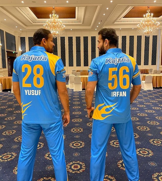  ദക്ഷിണാഫ്രിക്കയിൽ നടന്ന ഉദ്ഘാടന ട്വിന്റി 20 ലോകകപ്പിൽ ഇവർ ടീമിന്റെ വിജയത്തിനായി മികച്ച സംഭാവനകൾ നൽകിയിട്ടുണ്ട്. 2003ലായിരുന്നു ഇര്‍ഫാന്റെ അരങ്ങേറ്റം. യൂസഫ് പഠാൻ നാലു വര്‍ഷങ്ങള്‍ക്കു ശേഷം 2007ലാണ് ആദ്യ മത്സരത്തിനിറങ്ങിയത്.
