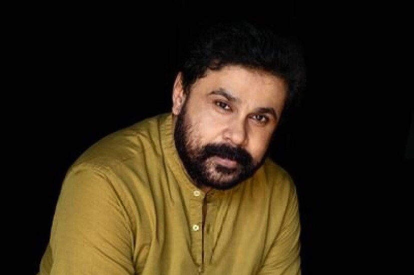  അച്ഛൻ മകനെ ചേർത്ത് പിടിച്ചു. ഒരു വീഴ്ച ഉയർത്തെഴുന്നേൽപ്പാണ്‌. പരാജയം വിജയത്തിന്റെ മുന്നോടിയാണ്. തകരരുത്, തളരരുത്, ഓടണം എന്നായിരുന്നു അച്ഛൻ പത്മനാഭന്റെ ഉപദേശം