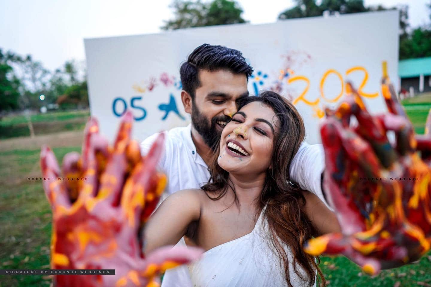 സേവ് ദി ഡേറ്റ് ചിത്രങ്ങളിൽ ദുർഗ്ഗയും അർജുനും (ചിത്രം: ഫേസ്ബുക്)