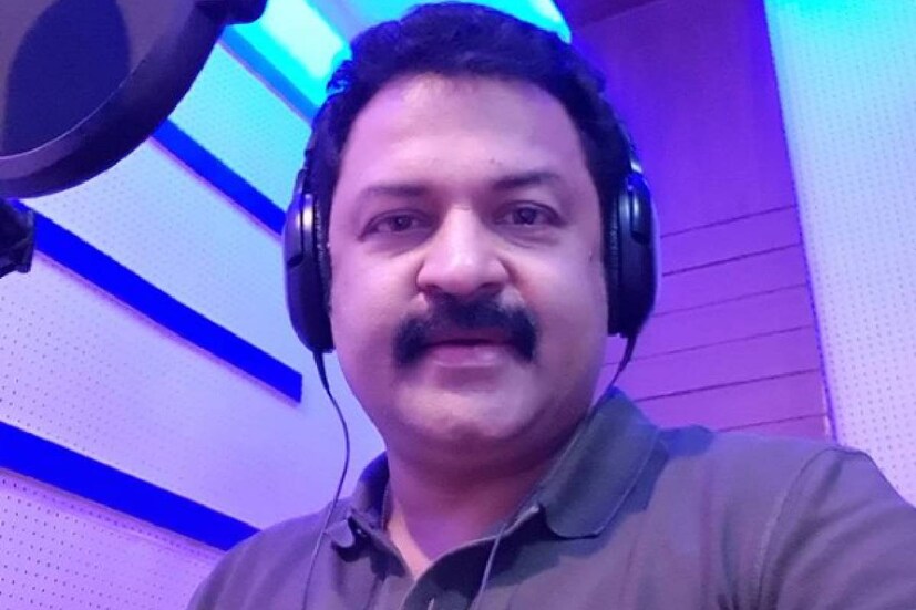  അച്ഛന്റെ സമ്പാദ്യങ്ങൾ രണ്ടു സ്വകാര്യ ബാങ്കുകളിലായി നിക്ഷേപിക്കപ്പെട്ടു. അധികം വൈകാതെ ആ രണ്ടു ബാങ്കുകൾ പൂട്ടി. സമ്പാദിച്ച തുക മുഴുവൻ നഷ്‌ടപ്പെട്ടു. വിദ്യാർത്ഥിയായ കൃഷ്ണകുമാറിന് ചുമതലകൾ വർധിച്ചു