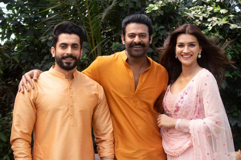  പ്രഭാസ് നായകനാകുന്നു ഇതിഹാസ ചിത്രം ആദിപുരുഷിലെ നായികയെ തീരുമാനിച്ചു. ബോളിവുഡ് താരം കൃതി സനോൺ ആണ് ചിത്രത്തിൽ നായികയായി എത്തുന്നത്. രാമായണ കഥയെ ആസ്പദമാക്കിയെടുക്കുന്ന ചിത്രത്തിൽ രാമനായാണ് പ്രഭാസ് എത്തുന്നത്. സീതാദേവിയായി കൃതി സനോണും വേഷമിടും.
