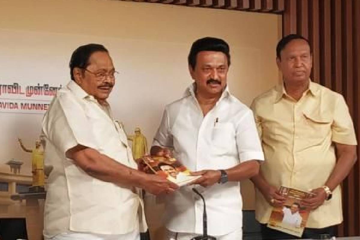 തമിഴ്നാട്ടിൽ 75 ശതമാനം ജോലികളും സ്വദേശികൾക്ക് നൽകും; പ്രകടന പത്രിക പുറത്തുവിട്ട് ഡിഎംകെ