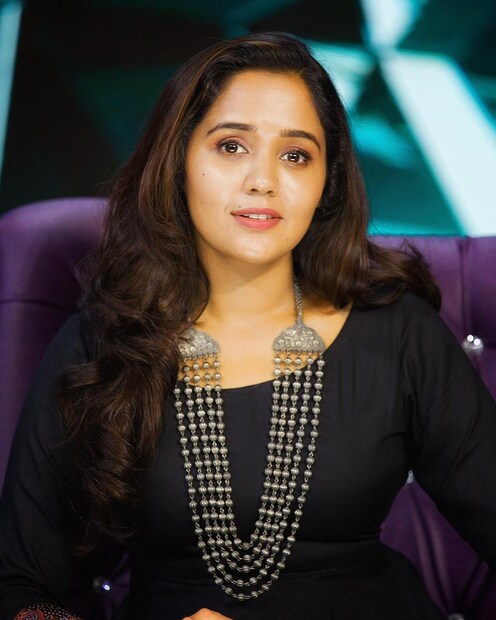  നാടൻ വേഷങ്ങളിലൂടെ സിനിമയിൽ എത്തി മലയാളികളുടെ മനം കവർന്ന നടിയാണ് അനന്യ. ബാലതാരമായെത്തി നായികയായി മാറിയ താരമാണ് അനന്യ. അഭിനയത്തിന് പുറമേ നൃത്ത പരിപാടികളിലും സജീവമായിരുന്നു അനന്യ.