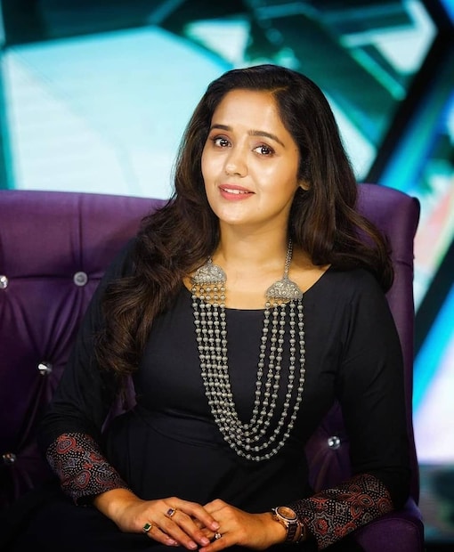  ബാലതാരമായി എത്തിയ അനന്യ 2008ൽ പോസിറ്റീവ് എന്ന മലയാള ചിത്രത്തിലൂടെയാണ് സിനിമയിലേക്ക് എത്തിയത്. 2009ൽ നാടോടികൾ എന്ന ചിത്രത്തിലൂടെ തമിഴിലും അരങ്ങേറ്റം കുറിച്ചു. നാടോകളിലെ കഥാപാത്രത്തിന്റെ പേരായ അനന്യ എന്ന പേര് പിന്നീട് തന്റെ സിനിമാ ജീവിതത്തിലേക്കും അനന്യ സ്വീകരിക്കുകയായിരുന്നു.