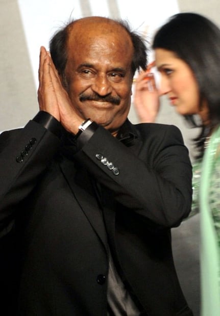 అదరగొట్టే స్టైయిల్, దిమ్మతిరిగే మ్యానరిజంలతో.. బాక్సాఫిస్ ను షేక్ చేసిన హీరో