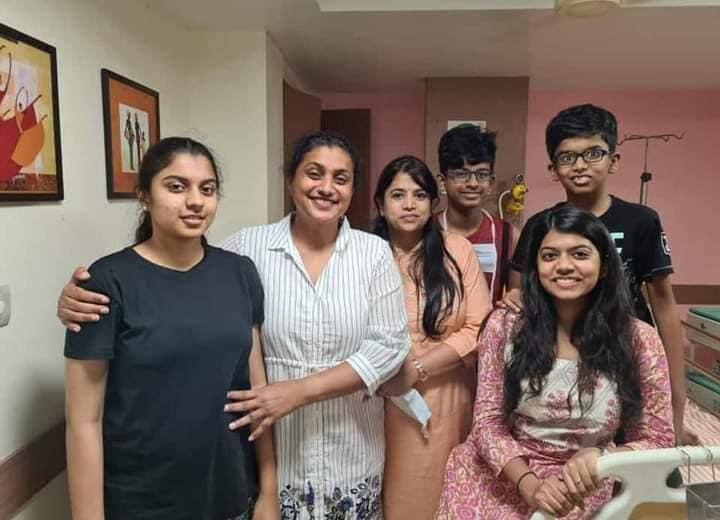  ഏതാനും ദിവസങ്ങൾക്ക് മുമ്പാണ് ആരോഗ്യപ്രശ്നങ്ങൾ കാരണം റോജയെ ചെന്നൈയിലെ ഫോർട്ടിസ് മലർ ഹോസ്പിറ്റലിൽ പ്രവേശിപ്പിച്ചത്. രണ്ട് മേജർ സർജറികൾക്കും ഇവർ വിധേയയായിരുന്നു. ശസ്ത്രക്രിയയ്ക്ക് ശേഷം രണ്ടാഴ്ച പൂർണ്ണ വിശ്രമം വേണമെന്നാണ് ഡോക്ടർമാർ നിർദേശിച്ചിരിക്കുന്നത്. 