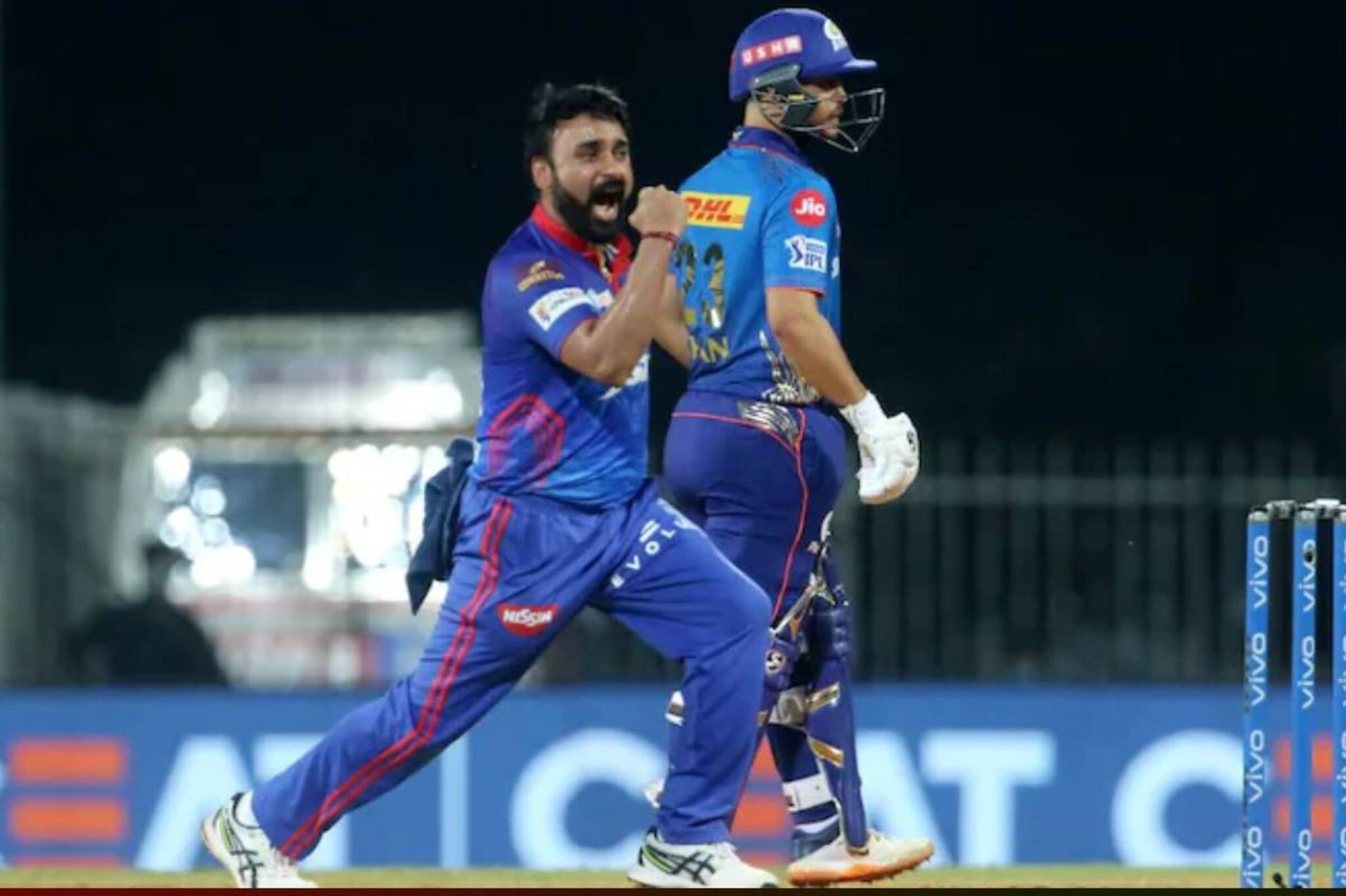 IPL 2021 | പന്തില്‍ ഉമിനീര്‍ പുരട്ടി അമിത് മിശ്ര; താക്കീത് നല്‍കി അംപയര്‍